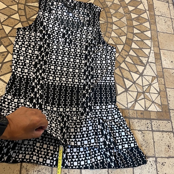 Style & Co geometric sleeveless top peplum PS - Picture 6 of 12